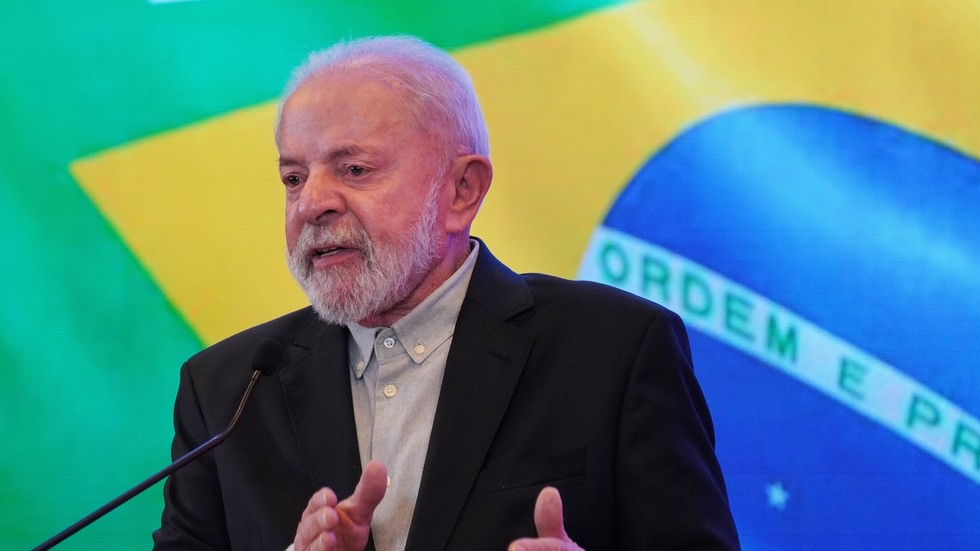 Brazil’s Lula proposes BRICS leaders meeting to respond to Trump — RT World News