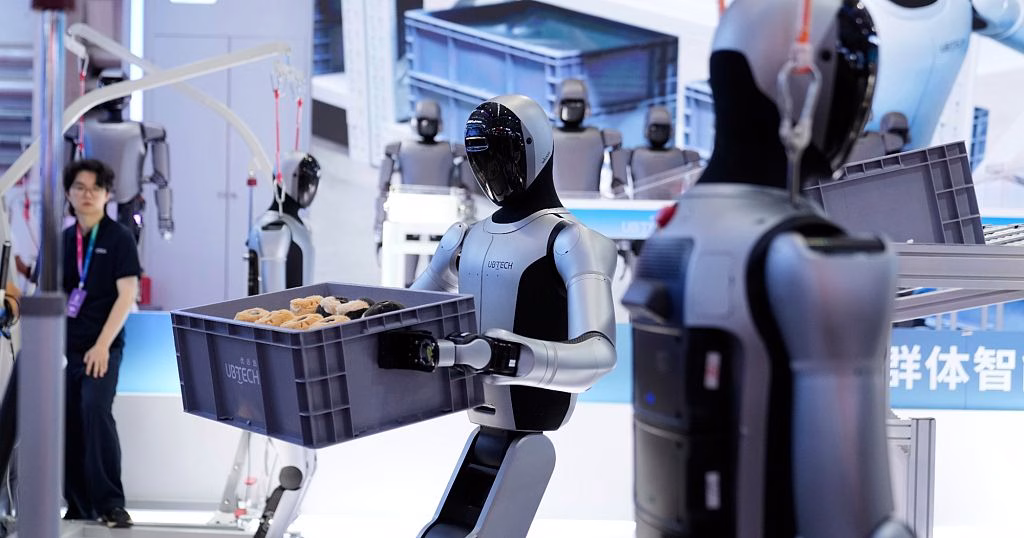 Robots fight in boxing match at 2025 World Robot Conference