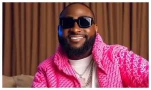 Moment Davido told his friends to stop smoking out of respect for his dad [VIDEO]