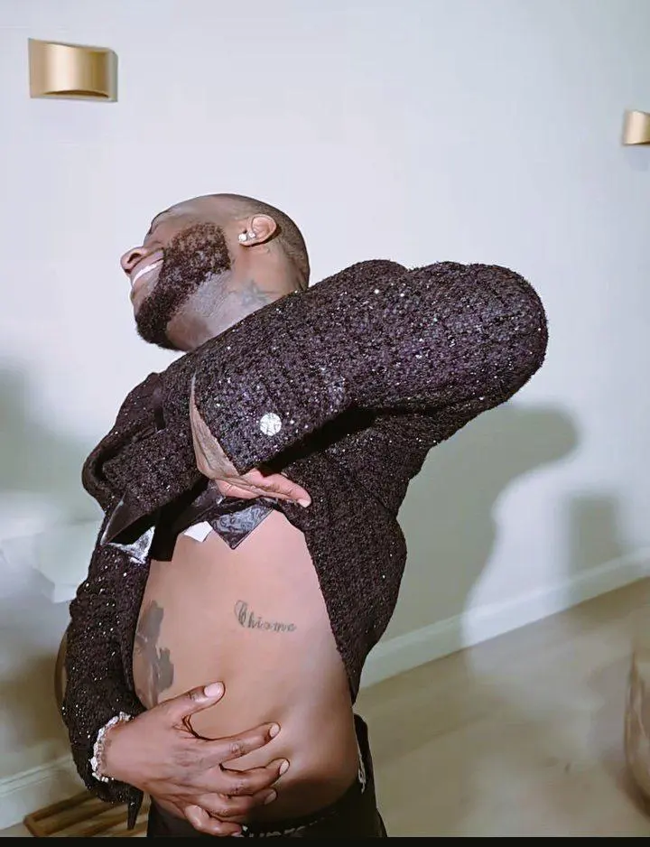 Davido flaunts 'Chioma' tattoo on his body [VIDEO]