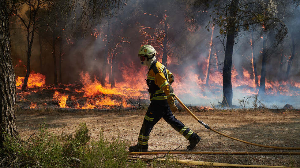 Europe engulfed in flames (VIDEOS)  — RT World News