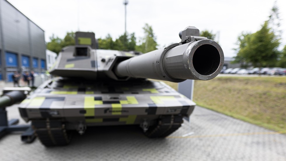European military stocks fall on Ukraine peace talks progress — RT Business News
