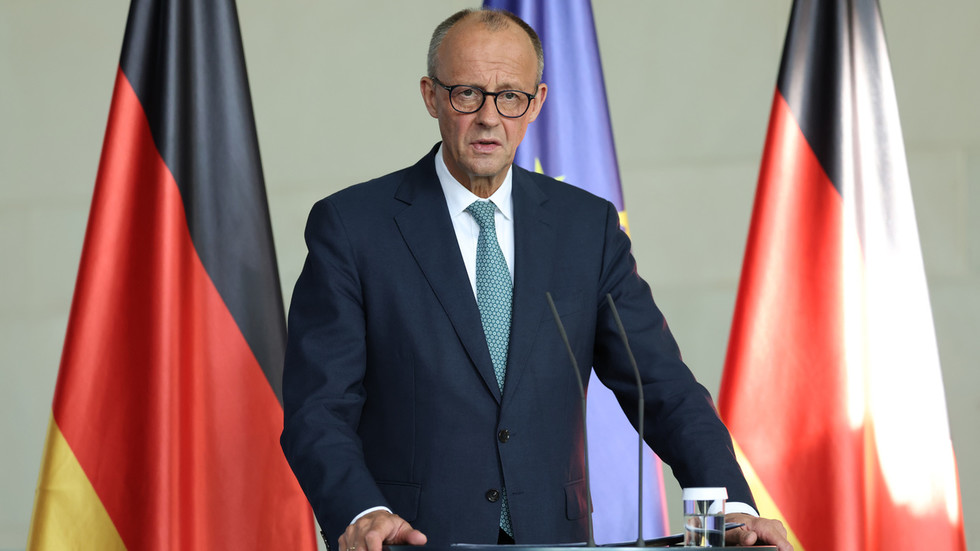 Germany suspends arms supplies to Israel over Gaza — RT World News