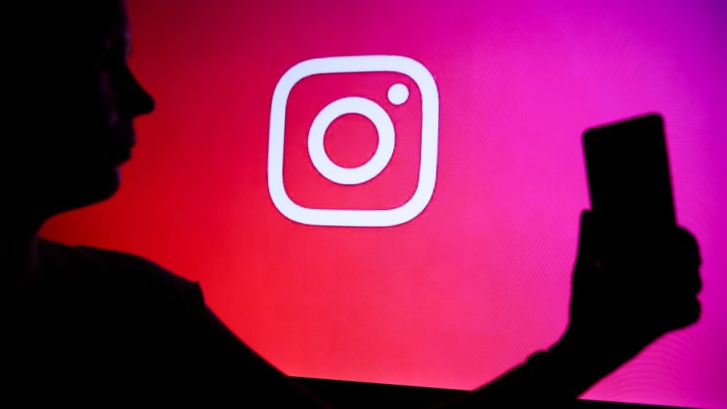 How to stop Instagram from sharing your likes in the Friends tab