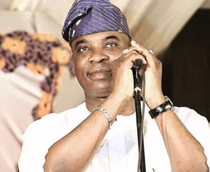 Fuji legend KWAM 1 apologises over airport face-off — Daily Nigerian