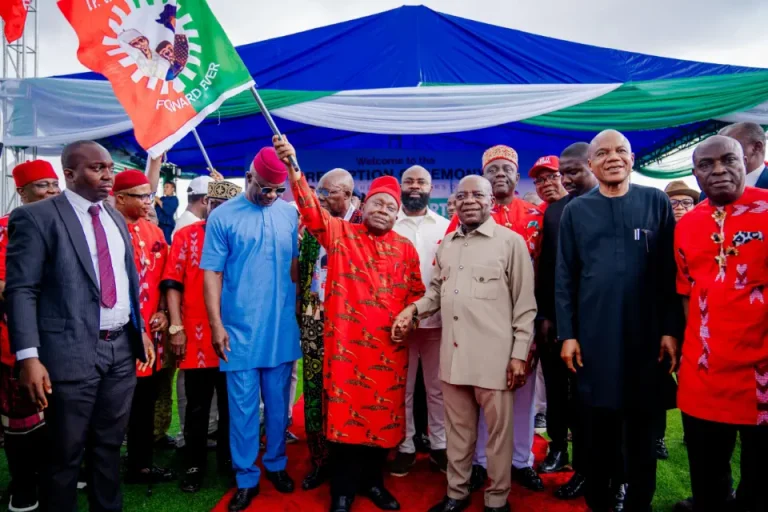 Otti receives 66 politicians into LP