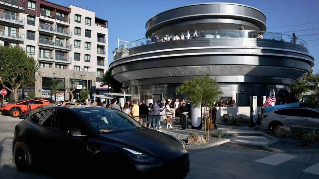A Tesla Diner walkthrough: The good, the bad, and the scary
