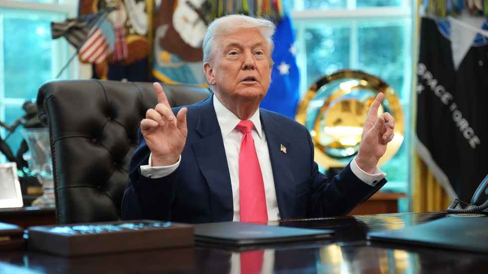 Trump in favor of territorial concessions by Ukraine – media — RT World News