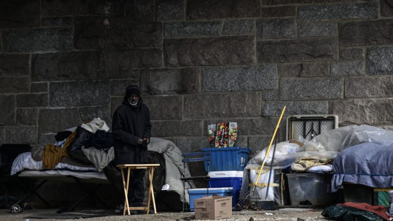 Trump wants to evict homeless from Washington — RT World News