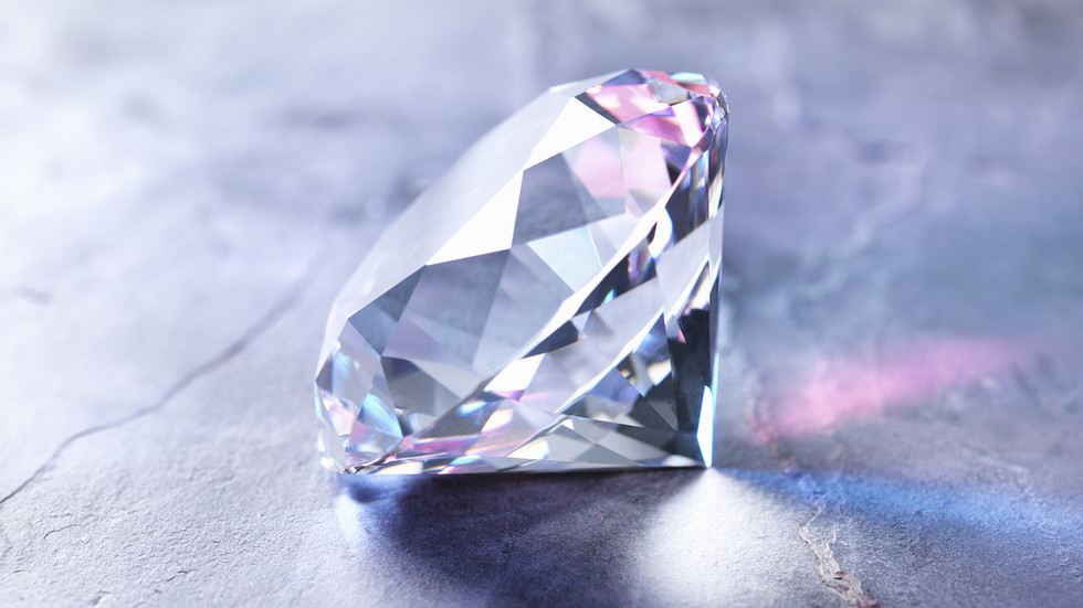 US extends loophole to keep banned Russian diamonds coming — RT Business News