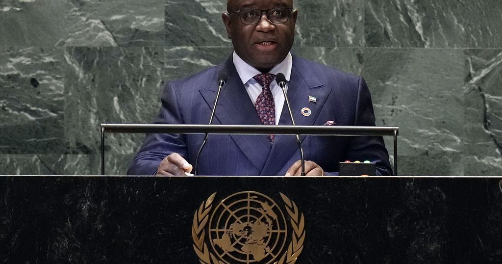 ECOWAS chief makes surprise visit to Burkina Faso