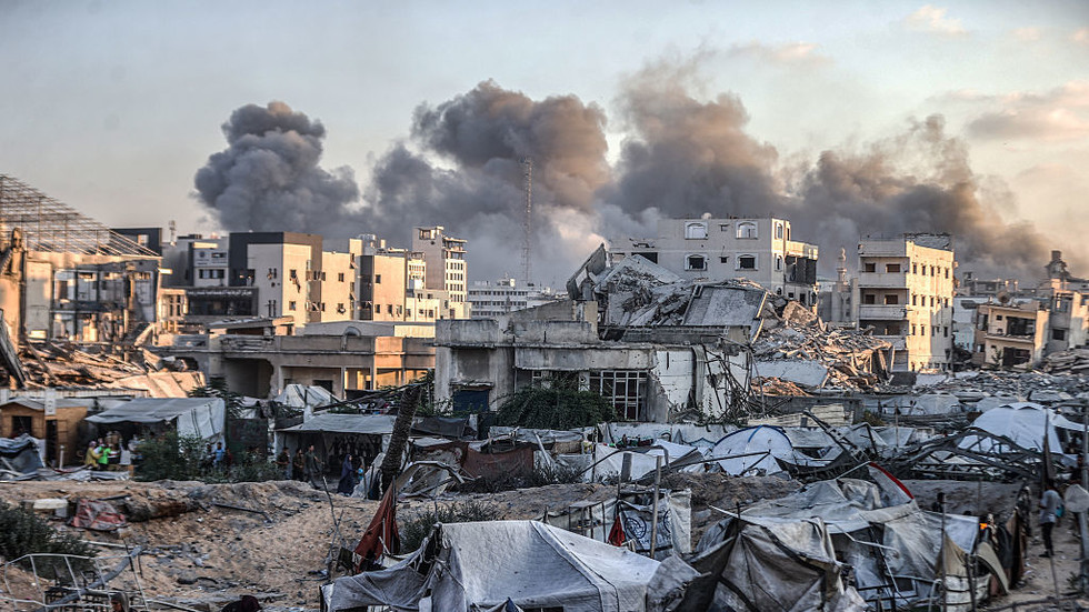 ‘Gaza is on fire’ – Israeli defense minister — RT World News