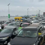 Oworonshoki residents block Third Mainland Bridge over demolition of houses
