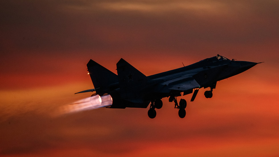 NATO nation’s defense minister calls for shooting down Russian warplanes — RT World News