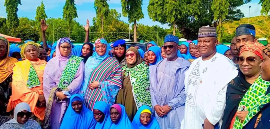 Mass defection: 792 PDP women join APC in Jigawa