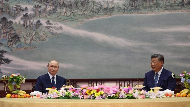 Putin and Xi stress shared responsibility for safeguarding WWII victory — RT World News