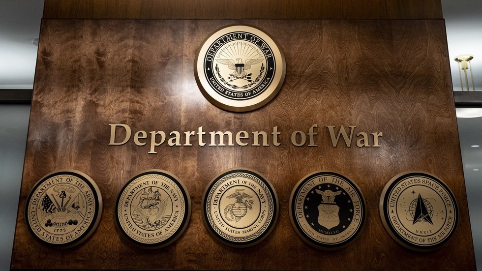 US Secretary of War orders urgent meeting of top generals — RT World News