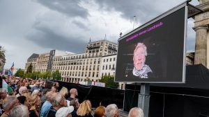 Let people decide whether they want to be ruled by ‘disciples of Bandera’ – Roger Waters — RT World News