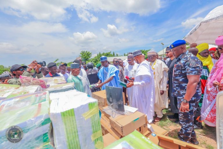 Gov. Lawal distributes 408,137 teaching, learning materials to Zamfara public schools — Daily Nigerian