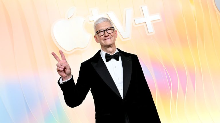 Apple lining up successor to CEO Cook – Bloomberg — RT Business News