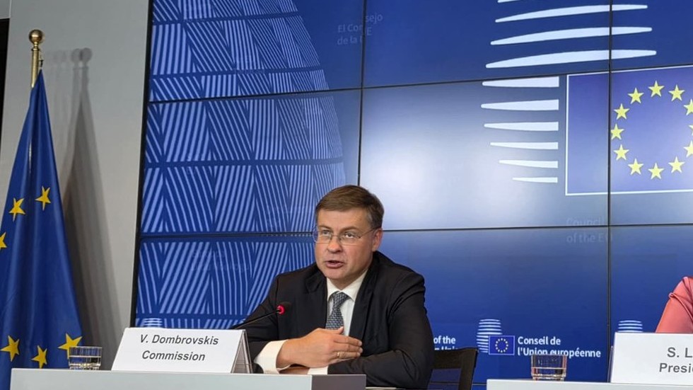 EU prepares to offer Ukraine Russia’s frozen billions — RT World News