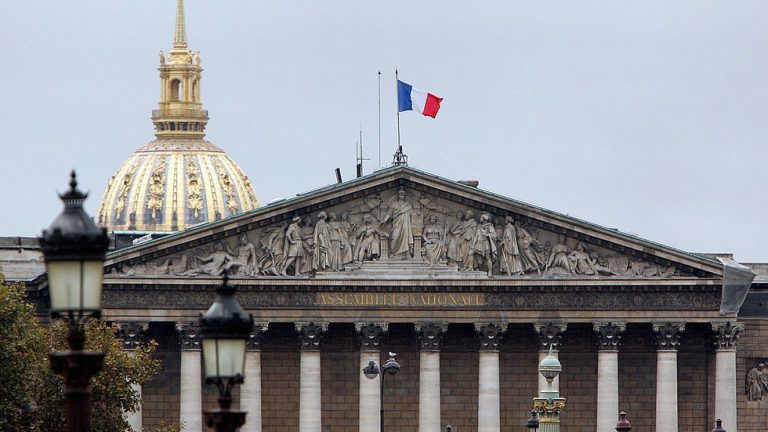 France names new government after budget fiasco — RT World News