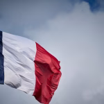 S&P downgrades France’s credit rating — RT World News