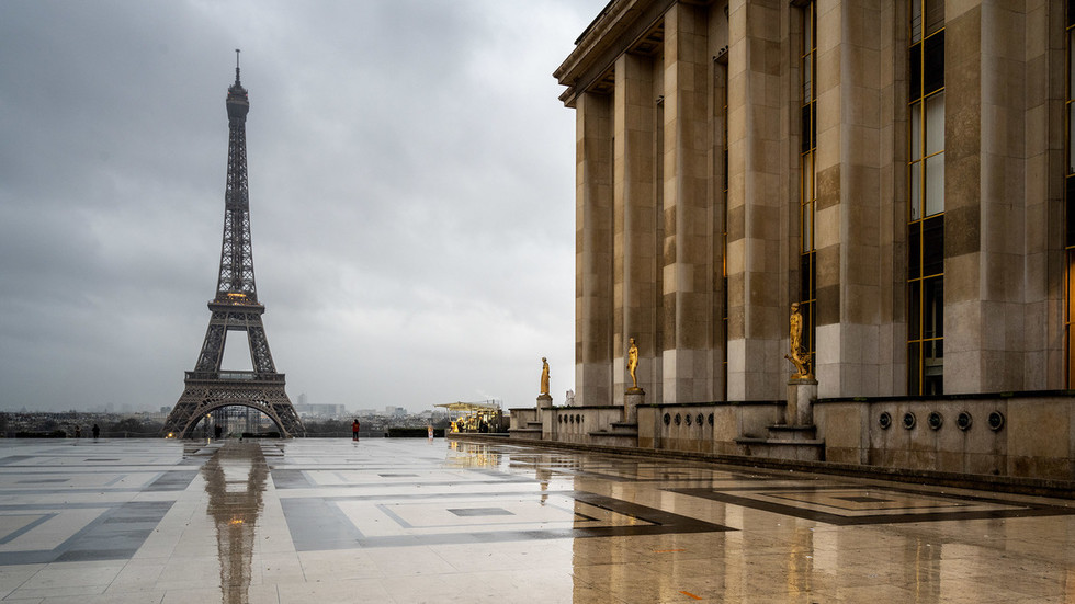 France credit rating outlook downgraded to negative by Moody's Key rating agency slashes France’s credit outlook — RT Business News