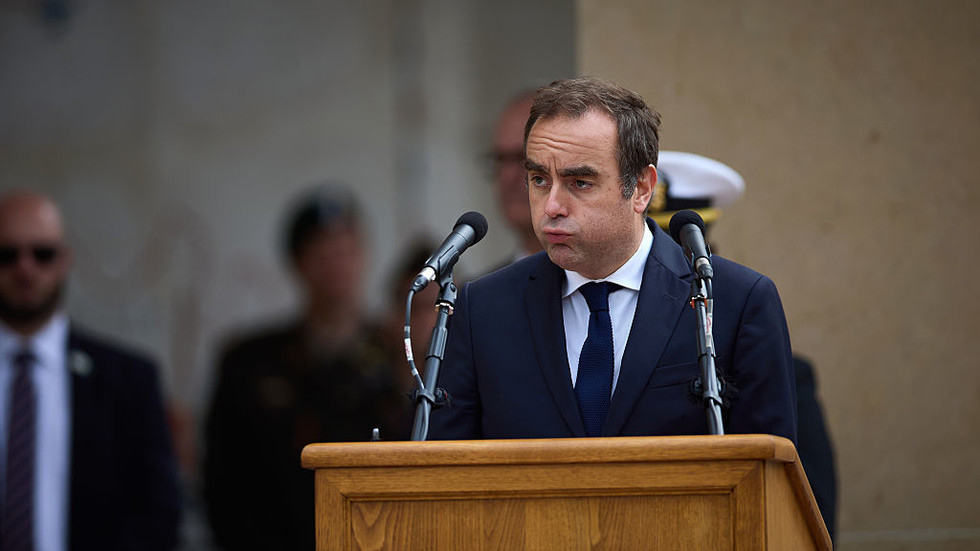 France’s Macron reappoints Lecornu as PM — RT World News