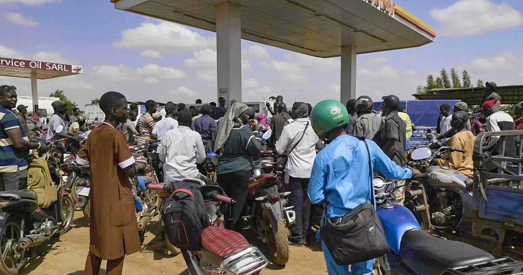 Mali terror threat: US Embassy urges Americans to leave immediately US Embassy urges Americans to leave Mali immediately amid Jihadi fuel bloackade