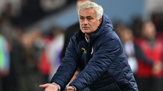 Mourinho facing crisis as virus hits Benfica squad ahead of Porto clash