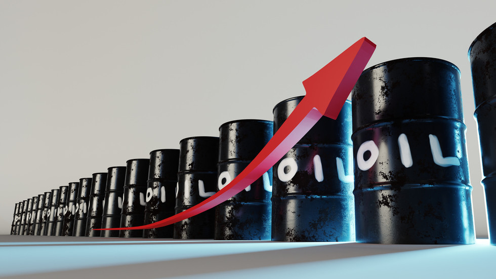 Oil spikes following US sanctions on Russia — RT Business News