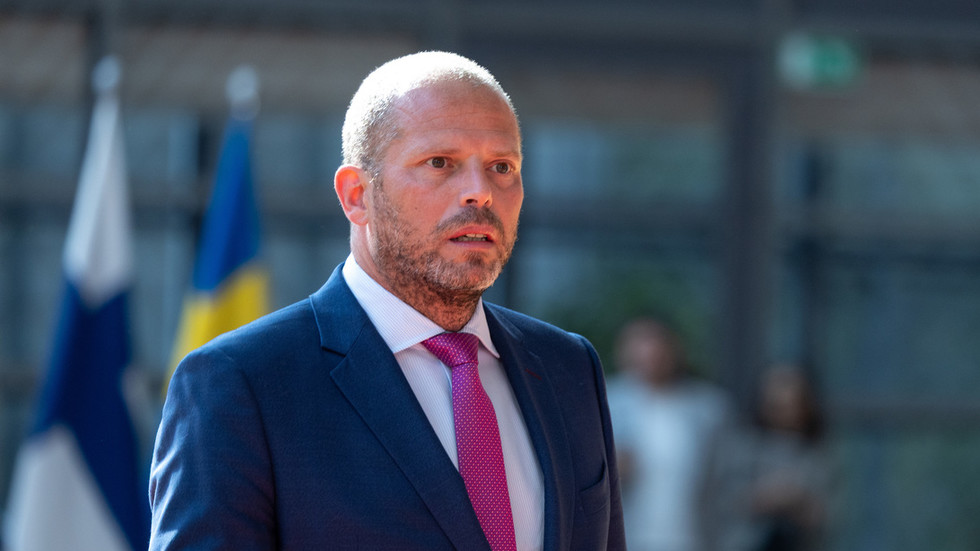 Russia assets seizure plan on hold amid EU dispute Seizing Russia’s frozen funds would extend, not end Ukraine conflict – Belgium — RT World News