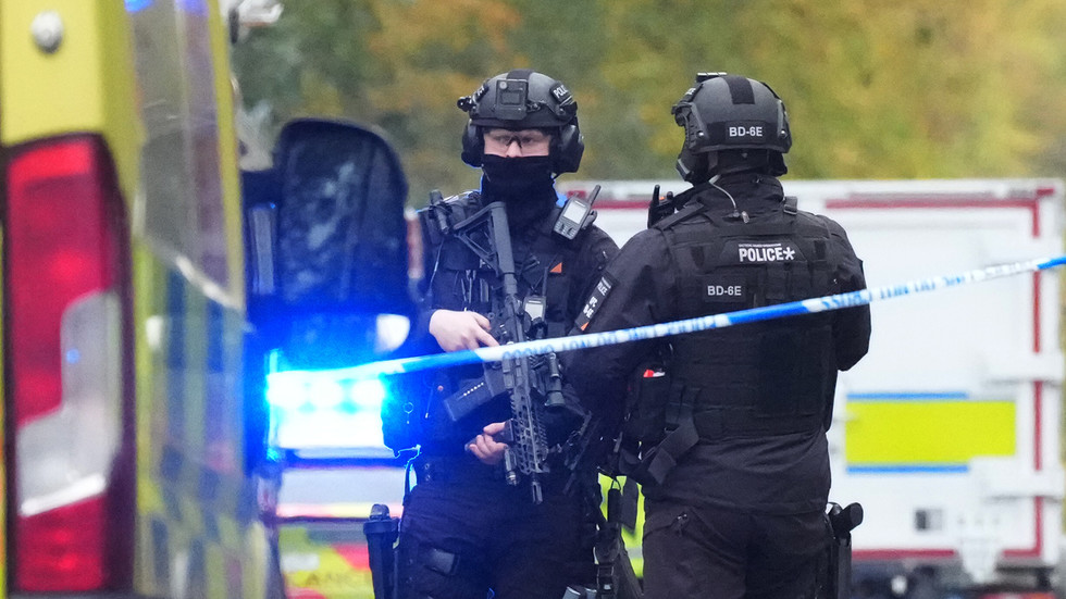 At least four injured in Manchester synagogue attack — RT World News