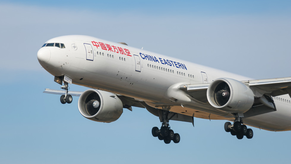 US threatens Chinese airlines flying over Russia – Reuters — RT World News