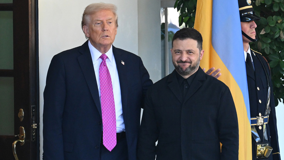 Ukraine seeks US long-range missiles to strike Russia Zelensky pushing Trump to reverse Tomahawk decision — RT World News