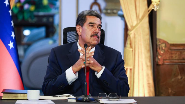 Maduro offered US sweeping economic concessions – NYT — RT World News