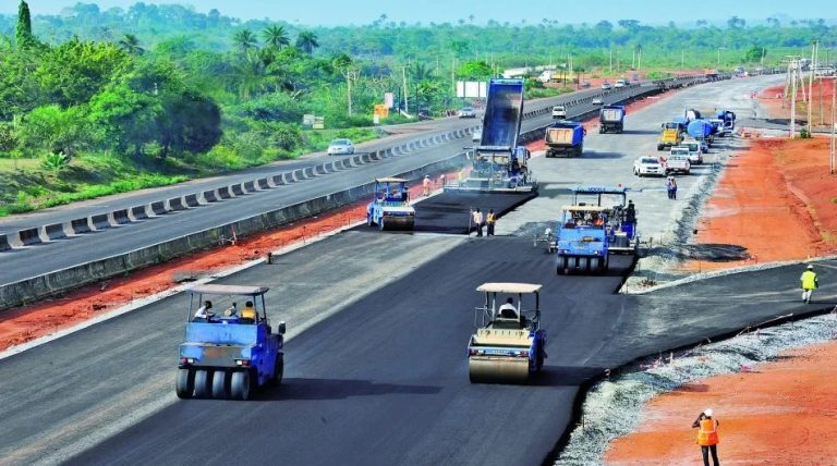 Vandals sabotaging Abuja-Kaduna-Kano road project -- FG cries out — Daily Nigerian