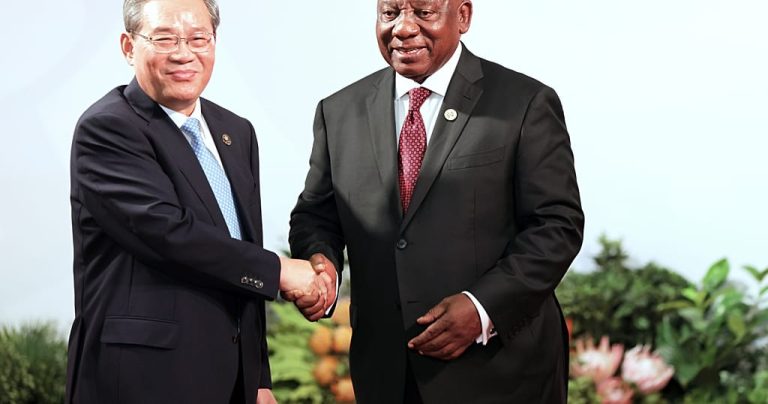 China pledges to work more closely with South Africa on range of issues