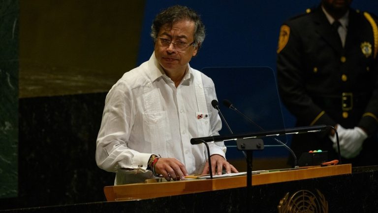 Colombia suspends intelligence sharing with US over Caribbean airstrikes — RT World News