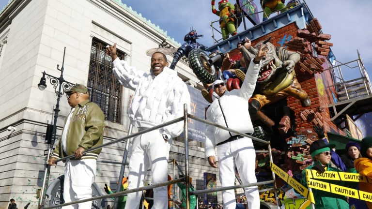 TikTok persona Mr. Fantasy shows up in Macys Thanksgiving Day Parade as the internet melts down