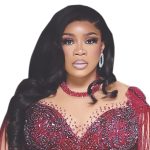 Nollywood: Wumi Toriola kneels to apologise as she reconciles with Afeez Owo [VIDEO]