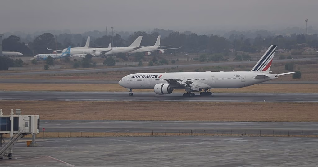 South African authorities under fire after 150 Palestinians stranded on plane for hours