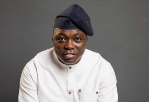 Taraba Governor Defects To APC November 19 300x205