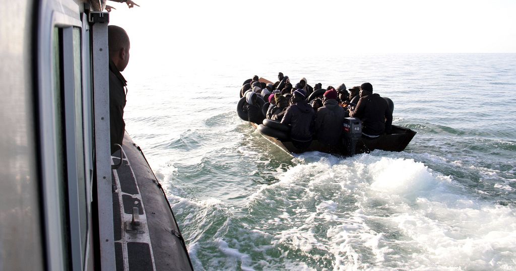 Tunisia repatriates thousands of migrants amid mediterranean migration pressure