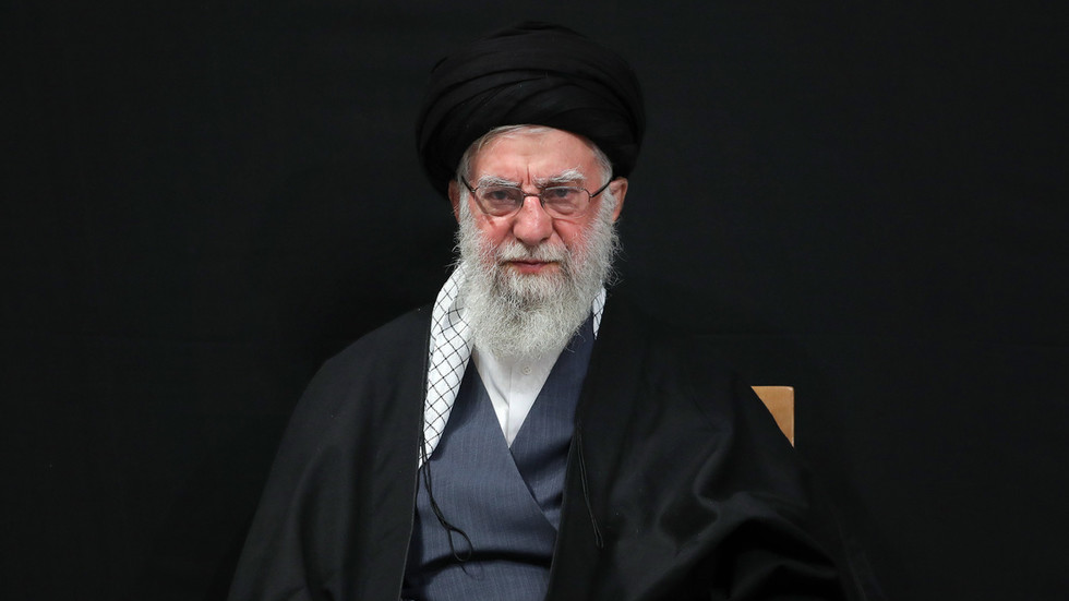 Iranian spy chief accuses US and Israel of plotting to assassinate Khamenei – media — RT World News