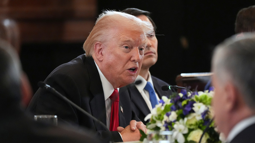 Trump sees ‘progress’ in resolving Ukraine conflict — RT World News