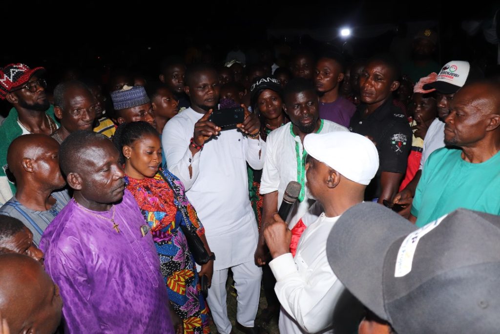 Over 10,000 APC, ADC, Labour Party members defect to PDP in Ogbadibo