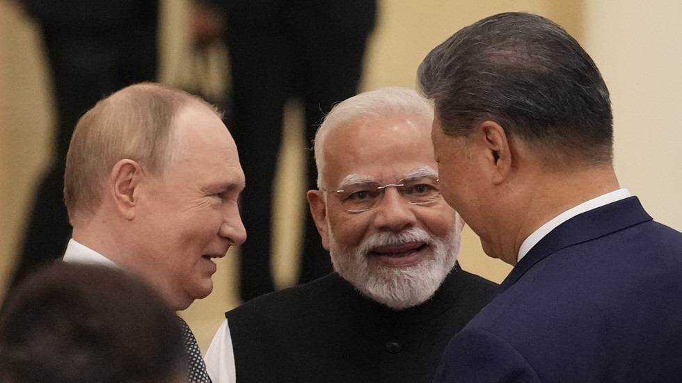 China weighs in on Putin’s India visit — RT World News