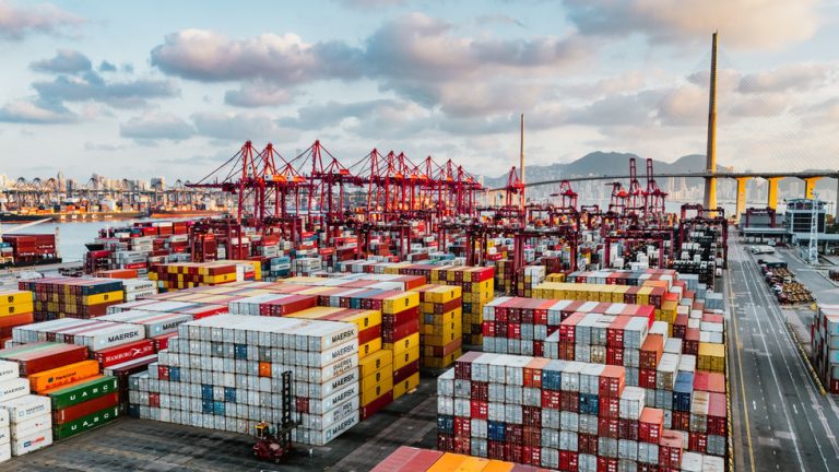 China’s trade surplus exceeds record $1 trillion — RT Business News